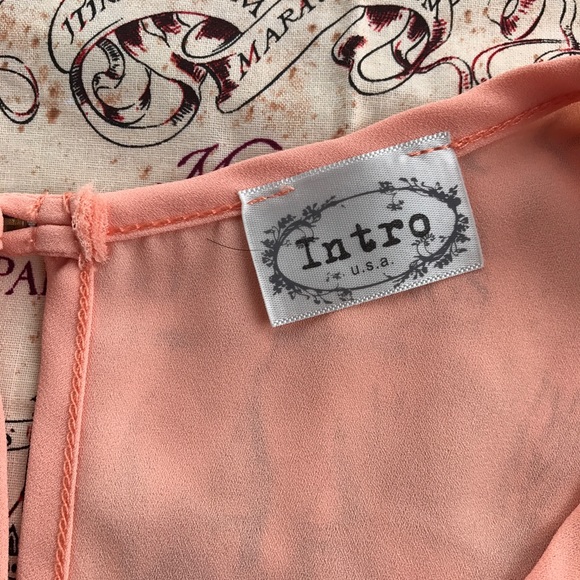 Peach Floral Lace Crop Top - Picture 2 of 6